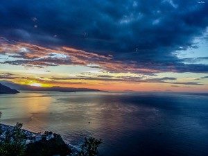 Stretto-di-Messina-tramonto-foto-Eolie-Bagnara-Calabria-Sicilia-300x225