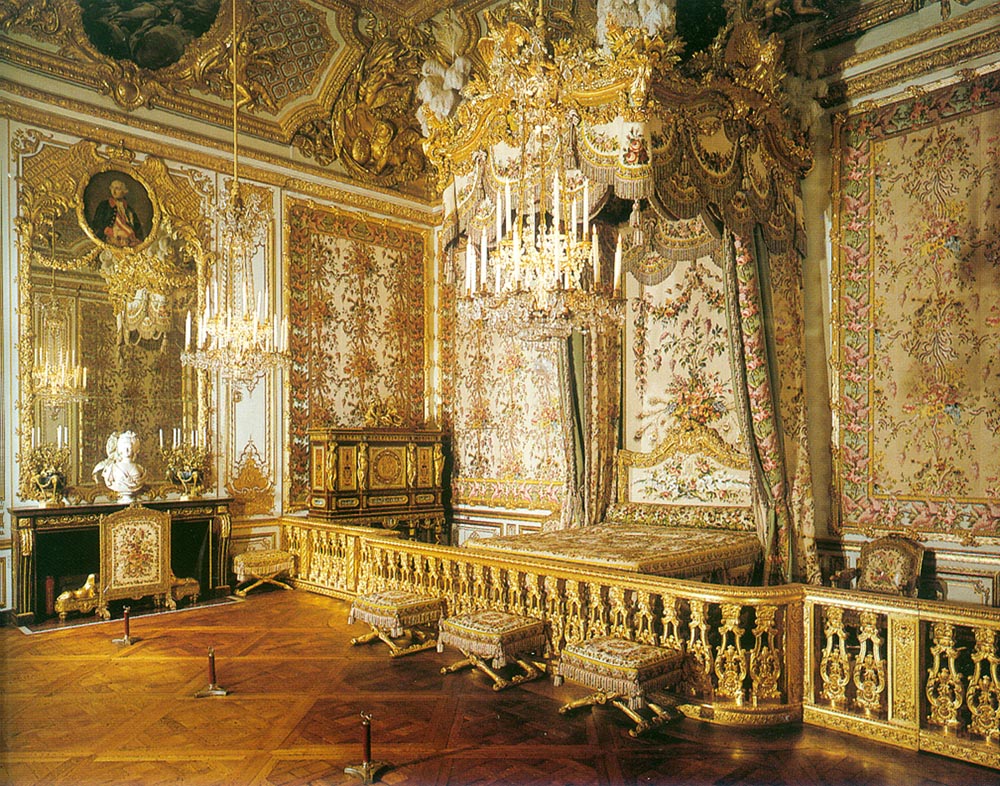 La camera da letto del re era simbolicamente posta al centro dell’intera struttura, ma oltre all’idea di grandezza e al disegno di gloria