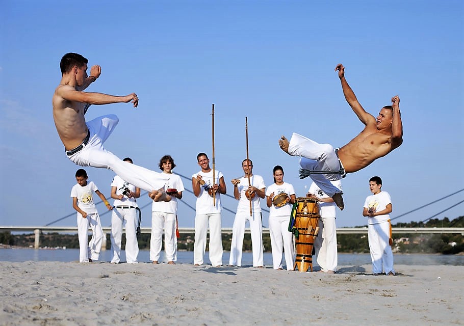 La "Capoeira" è un'arte del movimento dalo spirito africano