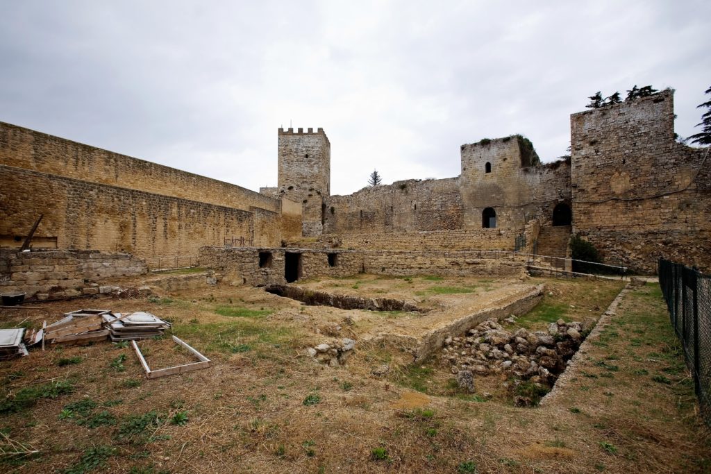 Il "Castello di Lombardia" simbolo della città di Enna