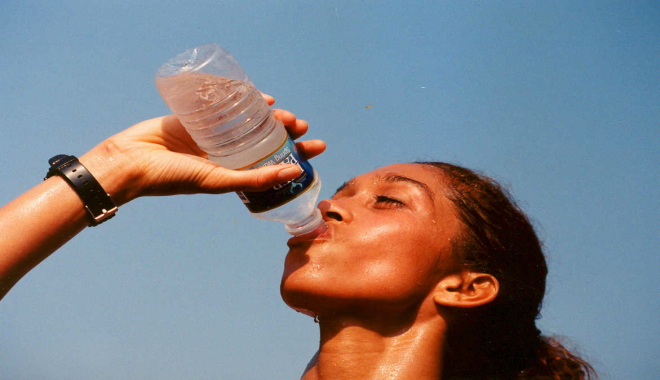 L'acqua è fondamentale: 5 rischi della disidratazione.