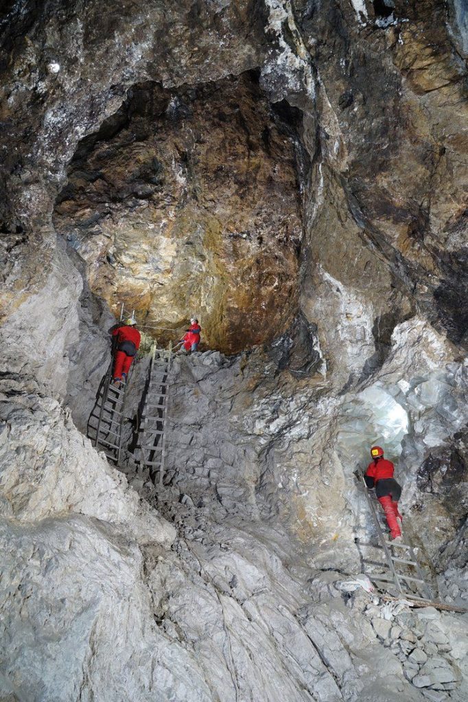 La grotta di cristallo più grande d'Europa, la natura ci stupisce