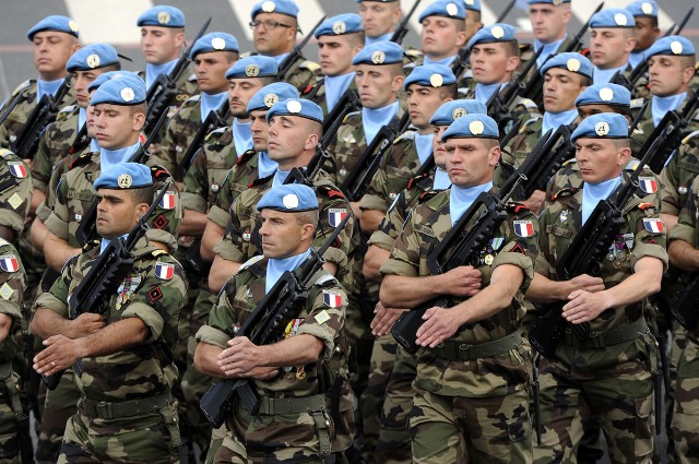 L'ONU vigila sulla pace nel mondo e assicura il rispetto dei diritti umani