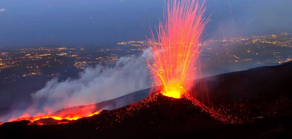 L’ETNA TRA REALTA' E MITOLOGIA CLASSICA