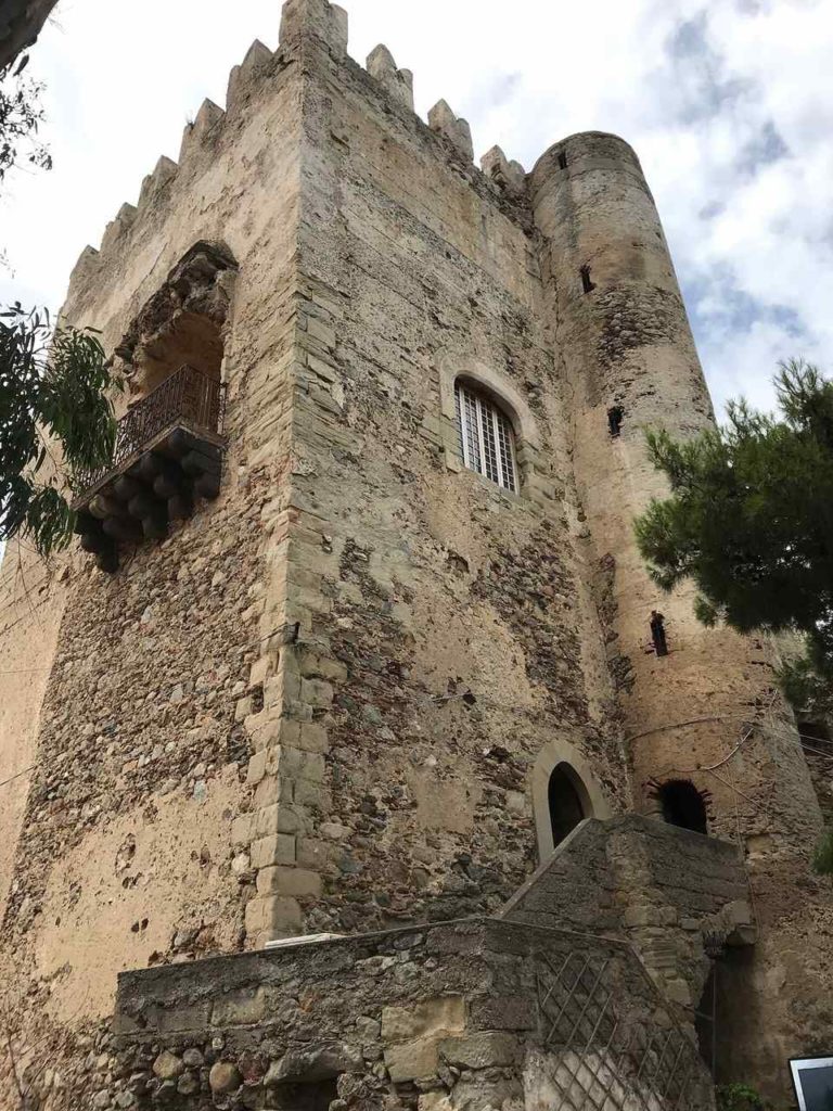 Brolo, il castello e i suoi Musei per rivivere l’epoca medievale 