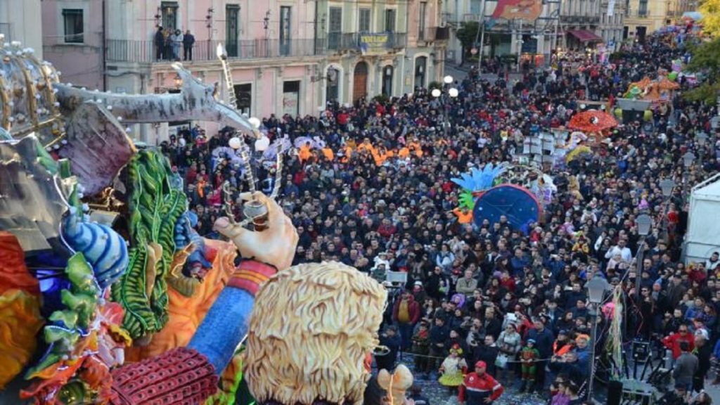 IL CARNEVALE DI ACIREALE, IL PIU' BELLO DI SICILIA