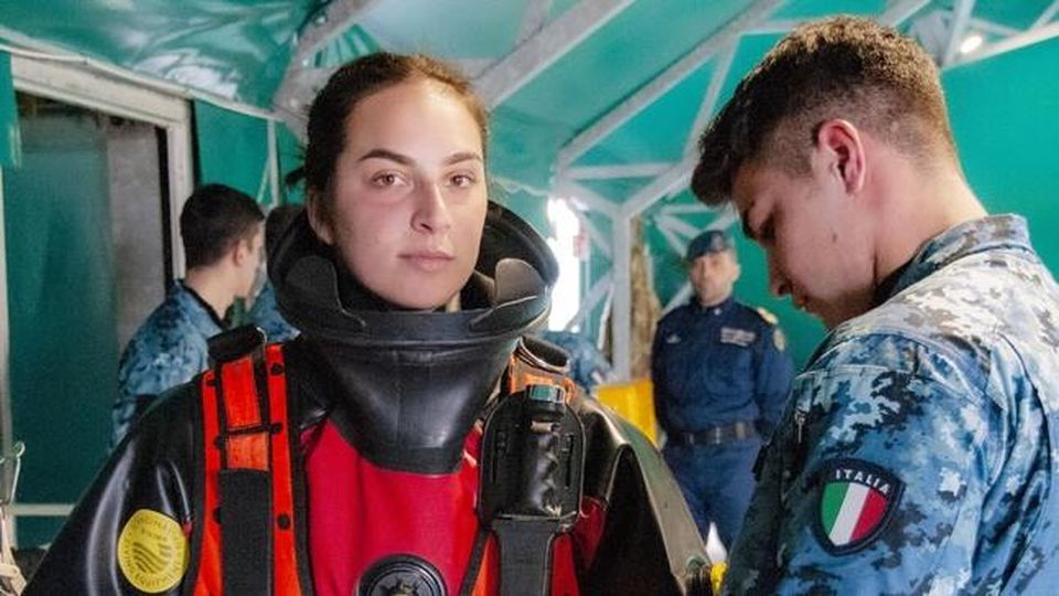 Chiara, la signora degli abissi, è la prima donna palombaro della storia