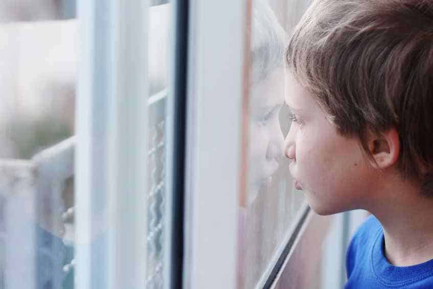 Il mondo dietro una finestra