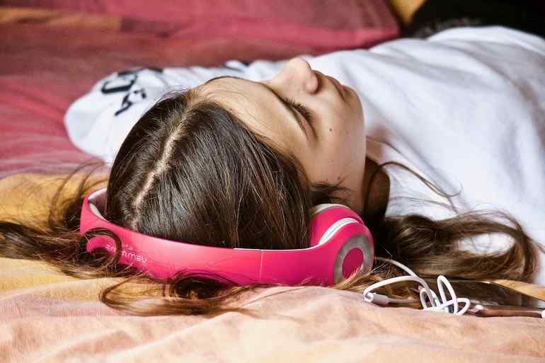 Noi adolescenti, scippati delle "piccole grandi cose" che non torneranno più