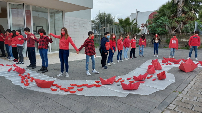 Alla “Foscolo” tante barchette rosse