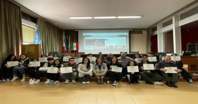 Consegna attestati agli studenti del Majorana per la Mostra fotografica “Riflessioni: storie, luoghi e tradizioni”